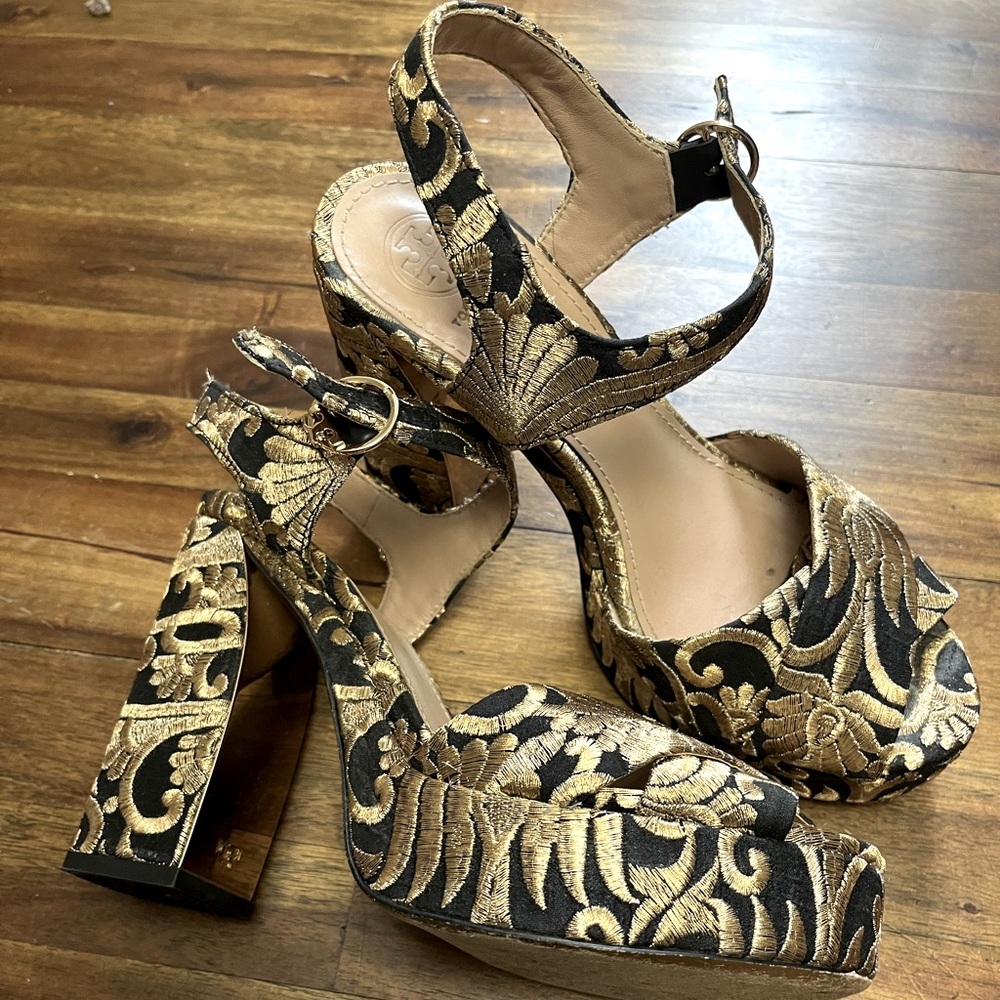 Gorgeous Black and Gold Tory Burch platform sandals with ankle strap/ buckles